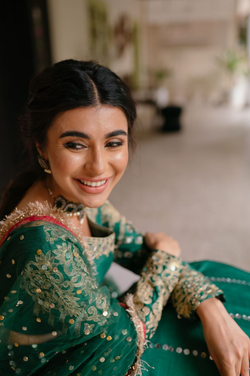 Muslim Bride Wore A Sabyasachi Multi-Coloured Lehenga With No-Makeup For  Mehendi Ceremony